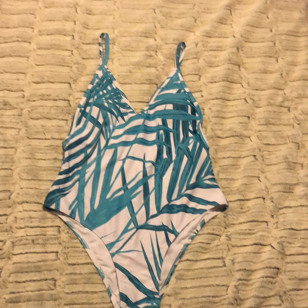 Palm leaf design Cupshe one piece
